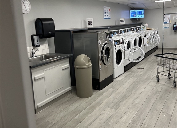 1 bed, 1 bath, 860 sqft, $2,700, Unit 407