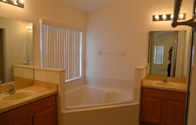 3 beds, 2 baths, $2,295