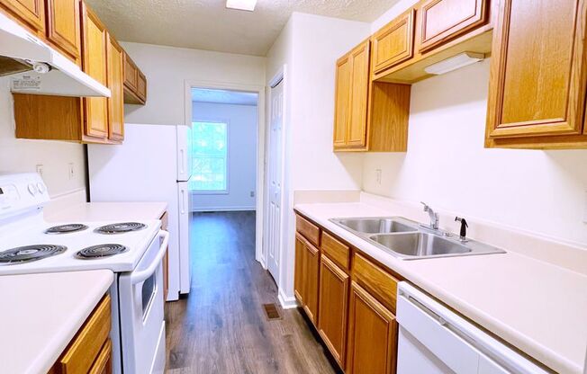 1 bed, 1 bath, $925, Unit 2200-B