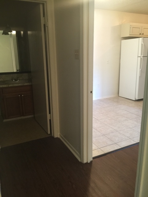 2 beds, 2 baths, 1,000 sqft, $975, Unit 8361-A