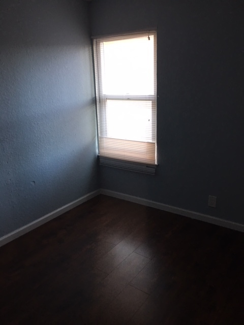 2 beds, 1 bath, 780 sqft, $2,300