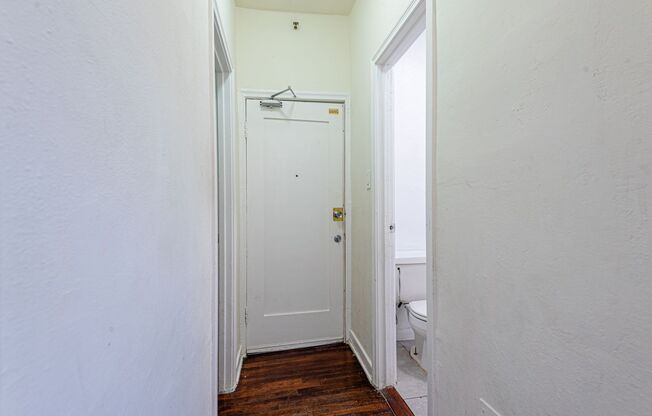 Studio, 1 bath, 350 sqft, $1,450, Unit Unit 407