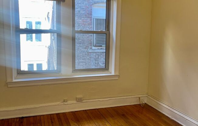 3 beds, 1 bath, 1,400 sqft, $1,595, Unit 207-A7