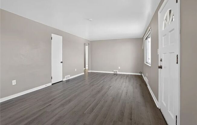 3Bd/1 Bath Home -- Available NOW!
