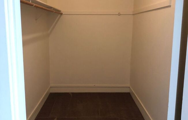 Studio, 1 bath, 475 sqft, $1,400, Unit 301