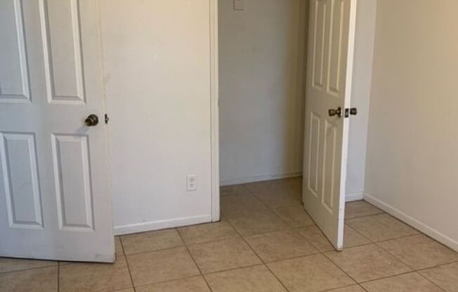 1 bed, 1 bath, 425 sqft, $650, Unit Unit 7