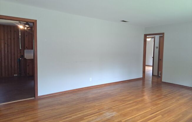 2 beds, 1 bath, $1,795