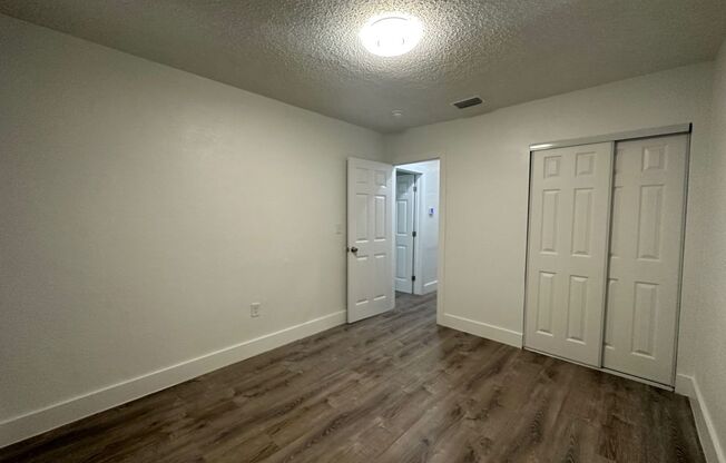 2 beds, 1 bath, 850 sqft, $2,025, Unit 6036-8