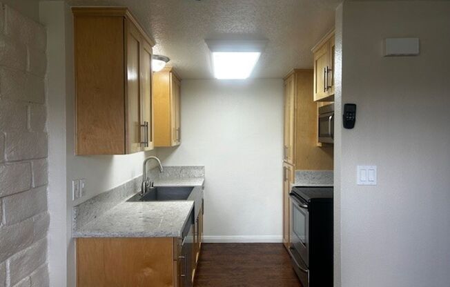 1 bed, 1 bath, 750 sqft, $2,345, Unit F2
