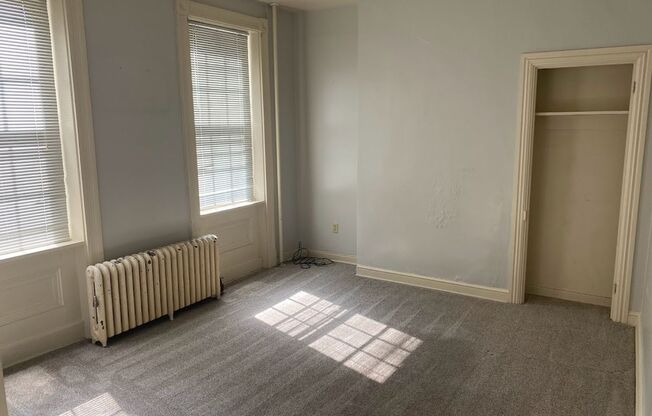 3 beds, 1 bath, 1,200 sqft, $1,400