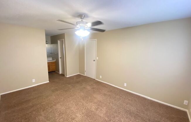 2 beds, 2 baths, 1,005 sqft, $1,075, Unit 1523-11