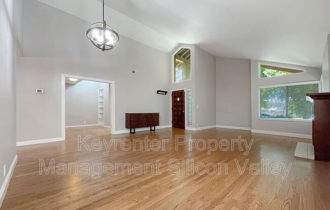 2261 PLUMMER AVE