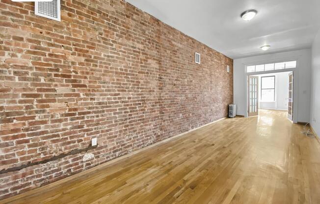 570 VANDERBILT AVE