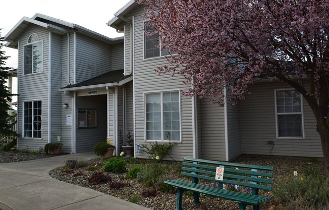 1 bed, 1 bath, 672 sqft, $995, Unit BW0421