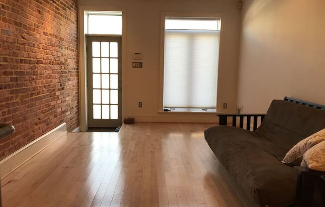Cozy Rustic 2br/1.5ba Canton Townhome w/ Rooftop Deck!
