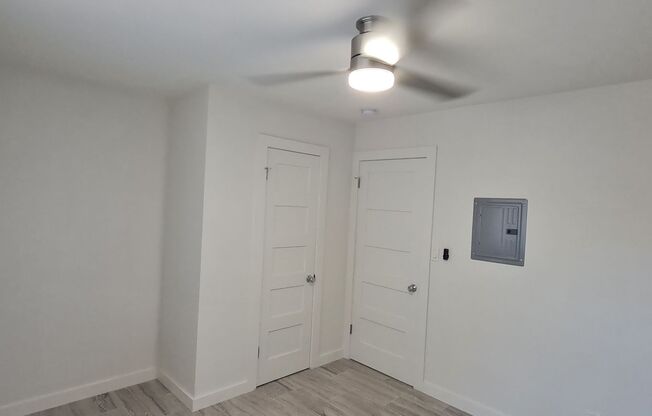 Newly Remodeled 1 Bedroom / Call or text Orlando 657-274-8756 today!
