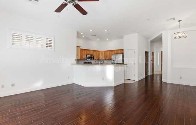 2 beds, 2 baths, 1,300 sqft, $2,600, Unit 1028