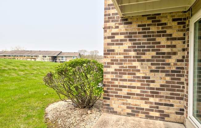 Outdoor Green Space at Glen Hills Apartments, Wisconsin