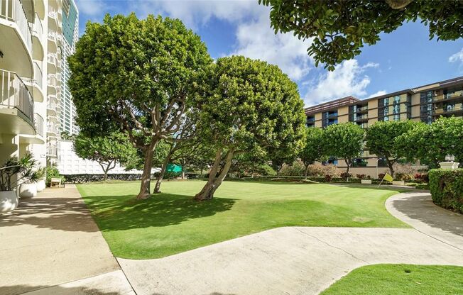 2 beds, 2 baths, $3,800, Unit 1350 Ala Moana
