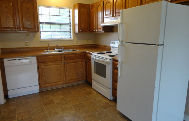 2 Bedroom Duplex – Move-In Ready!