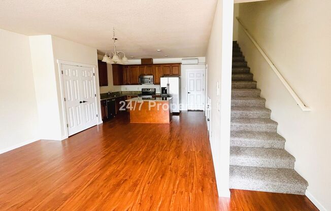 3 BD | 2.5BA + HUGE Bonus Room & Office! **$250 WINTER SPECIAL**