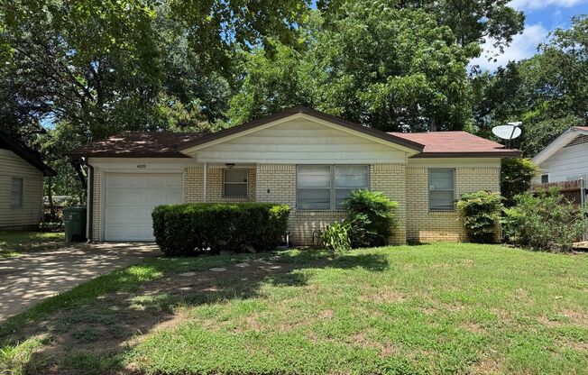 409 E Lilly Ln Arlington 76010