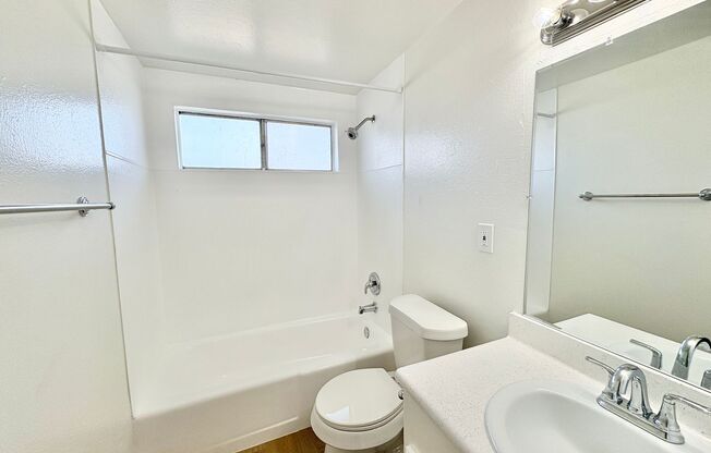 2 beds, 2 baths, 1,065 sqft, $2,600, Unit L72