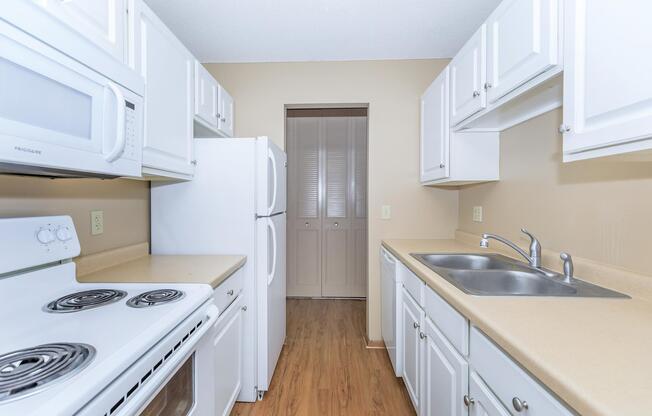 1 bed, 1 bath, 798 sqft, $1,165