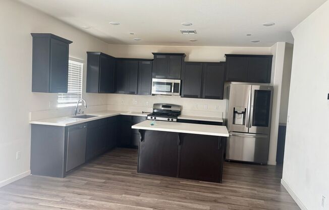 Sprawling 4/3 Newer Build Roseville Beauty!  See ad for viewings!