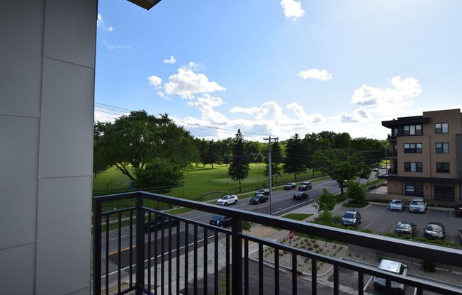2 beds, 2 baths, 1,140 sqft, $2,575, Unit 5604-215