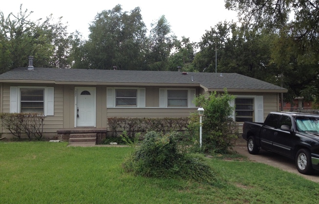 Charming 3-Bedroom Home with Spacious Backyard, Available Early October Near Downtown Rockwall