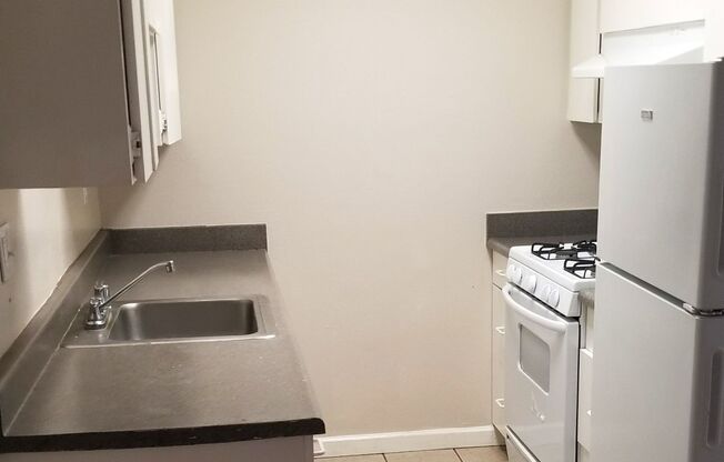 1 bed, 1 bath, 704 sqft, $1,425, Unit 16