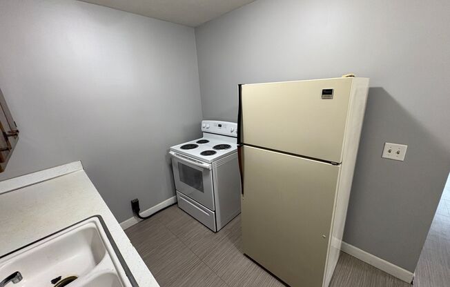1 bed, 1 bath, 802 sqft, $775, Unit #19