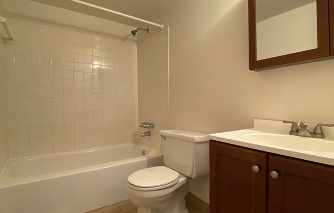 2 beds, 1 bath, $1,150, Unit B-23