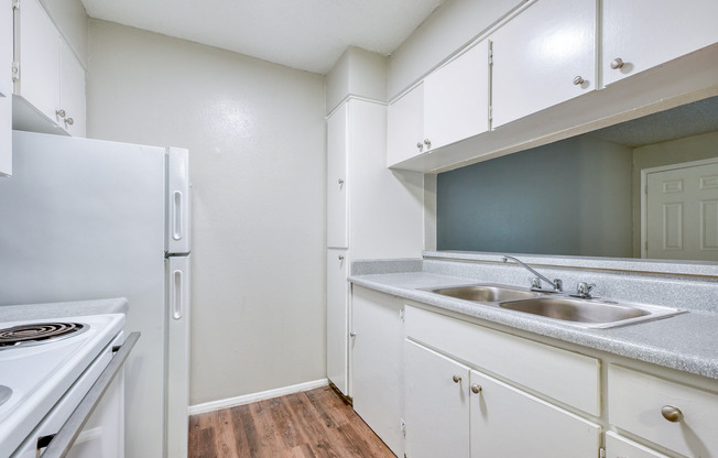 1 bed, 1 bath, 750 sqft, $849