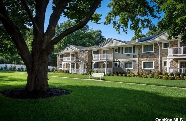 6 WILLIAMS BLVD