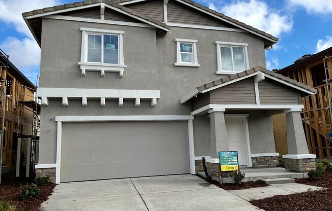 Beautiful 4 bed 2.5 bath in Sacramento!