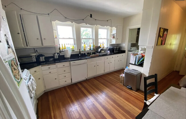 289 Foster St # 2