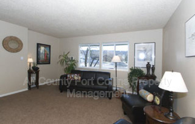 1818 PECAN ST