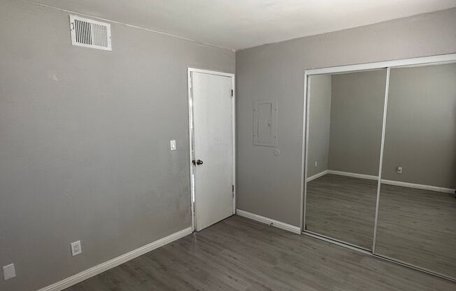 2 beds, 1 bath, 803 sqft, $1,100, Unit #172