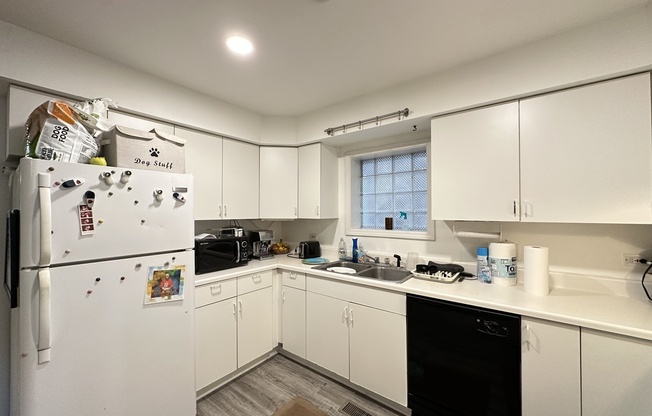 1825 MARSHFIELD