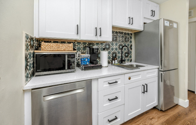 3026 HILLSDALE