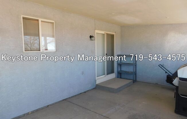 3 beds, 2 baths, 1,150 sqft, $1,750, Unit 1037 S. Honeysuckle Drive