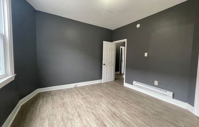 2 beds, 1 bath, $1,150