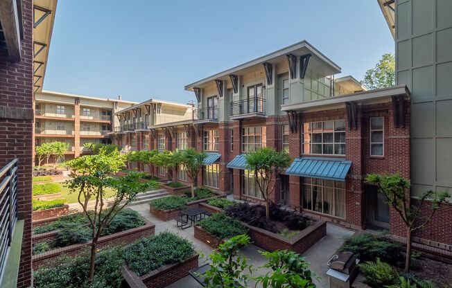 Wonderful 2bd/2bth uptown condo! lots of space in a beautiful building