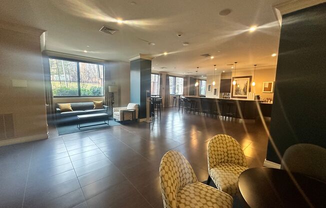 1 bed, 1 bath, $2,400, Unit # 518