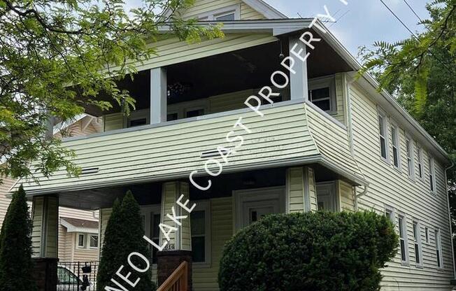 1614 LARCHMONT AVE