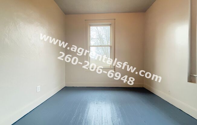 3 beds, 1.5 baths, 1,512 sqft, $1,100, Unit 2514 S Hanna St