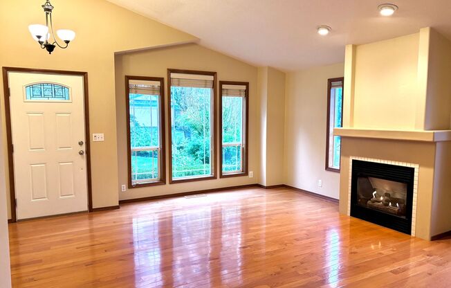 Spacious Ranch Style Home w/ private patio and yard, 2 car garage and vaulted ceilings