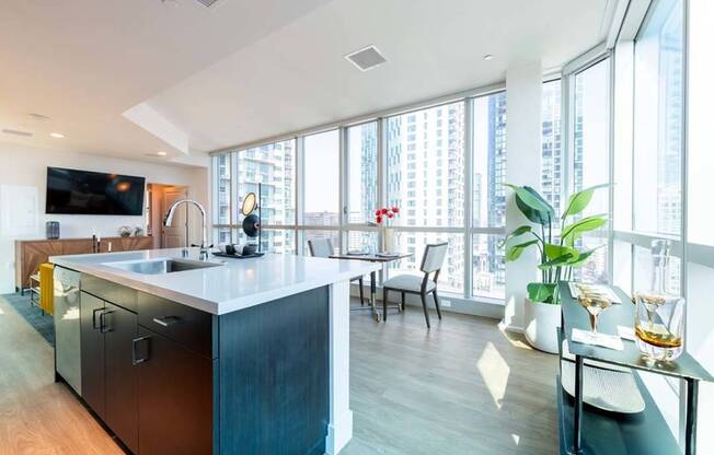 With up to 2.5 bathrooms and 1,266 square feet and floor-to-ceiling windows with views like these, the two-level rooftop Penthouse homes at Modera Rincon Hill will be a dream come true.